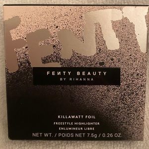 Fenty beauty - freestyle highlighter